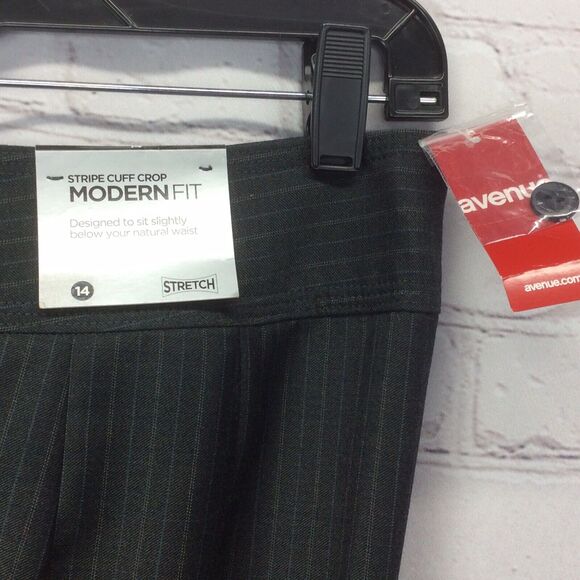 Avenue Modern Fit Crop Pant Women's Sz 14 Light Academia Gray Pin Striped Cuffed - Picture 4 of 9